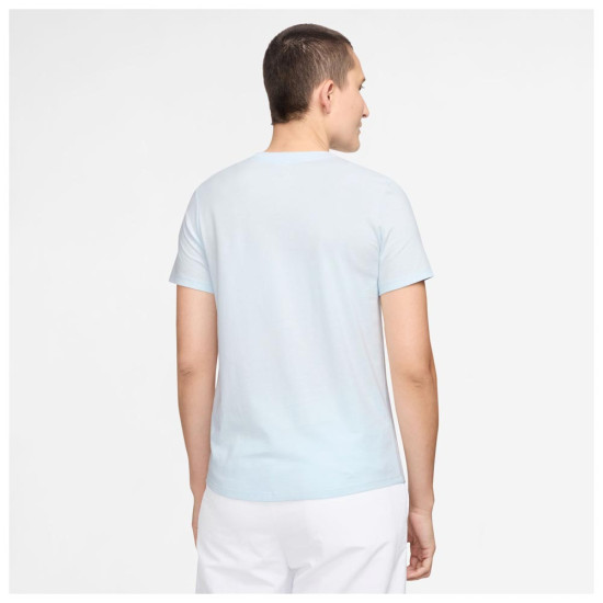 Nike Γυναικεία κοντομάνικη μπλούζα Sportswear Club Essentials Nike Γυναικεία κοντομάνικη μπλούζα Sportswear Club Essentials